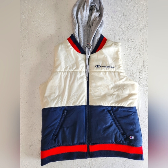 Champion Jackets & Blazers - Women's Retro Look Champion zipper puffer vest hoodie pockets red white blue